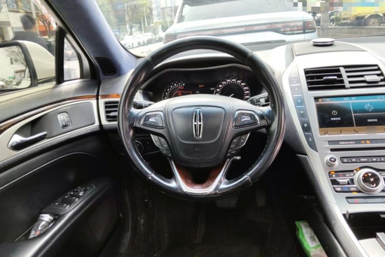 Used Lincoln MKZ 2017 2.0T Luxury Edition Steering Wheel