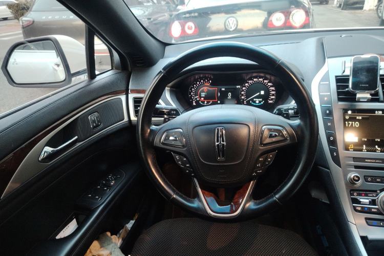 Used Lincoln MKZ 2017 2.0T Luxury Edition Steering Wheel