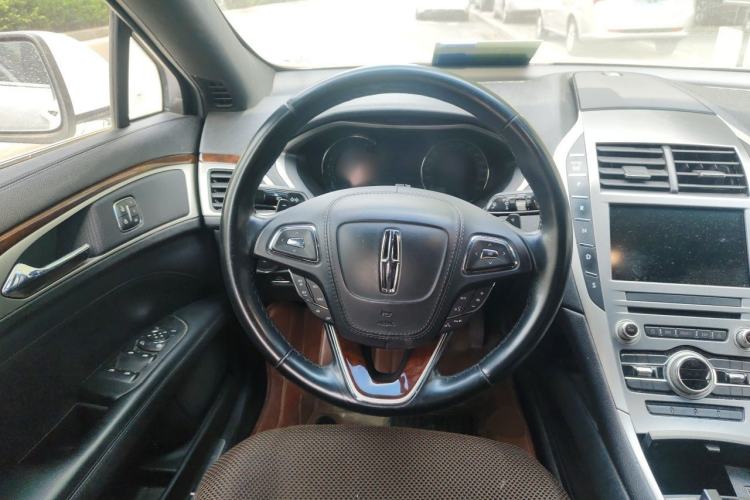 Used Lincoln MKZ 2017 2.0T Luxury Edition Steering Wheel