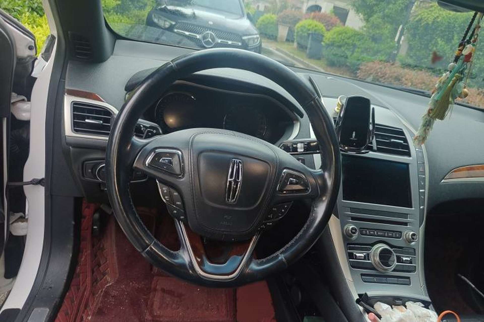 Used Lincoln MKZ 2017 2.0T Luxury Edition Steering Wheel