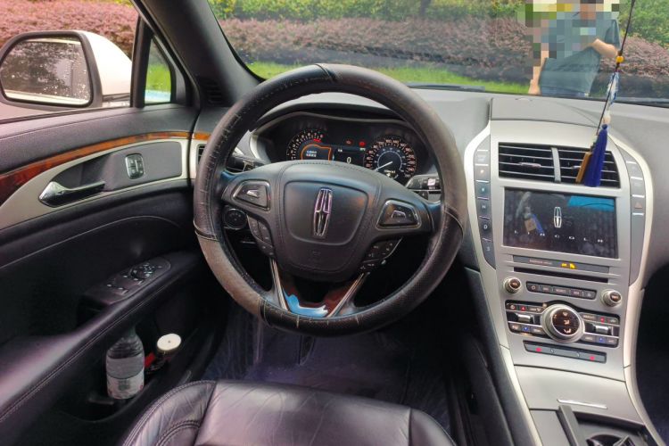 Used Lincoln MKZ 2017 2.0T Luxury Edition Steering Wheel
