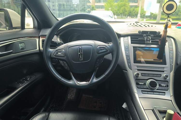 Used Lincoln MKZ 2017 2.0T Luxury Edition Steering Wheel