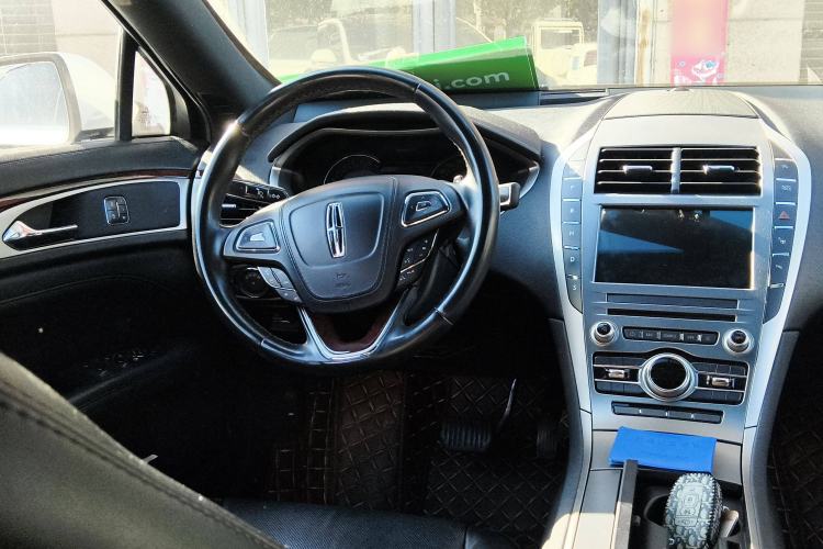 Used Lincoln MKZ 2017 2.0T Luxury Edition Steering Wheel