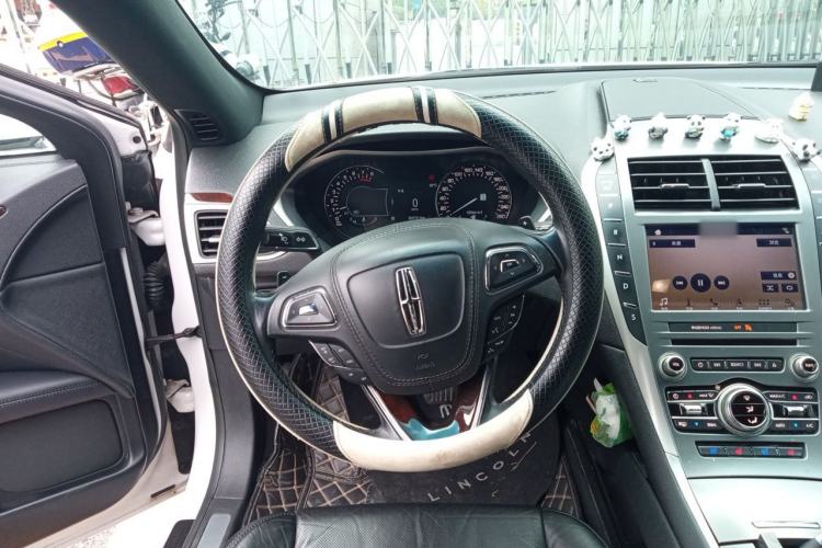 Used Lincoln MKZ 2017 2.0T Luxury Edition Steering Wheel