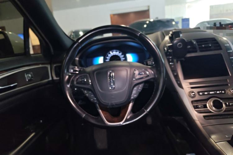 Used Lincoln MKZ 2017 2.0H Hybrid Luxury Edition Steering Wheel