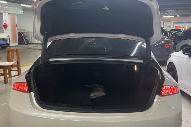 Used Lincoln MKZ 2017 2.0T Luxury Edition Trunk