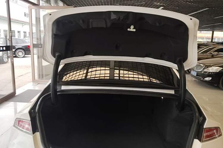 Used Lincoln MKZ 2017 2.0T Luxury Edition Trunk