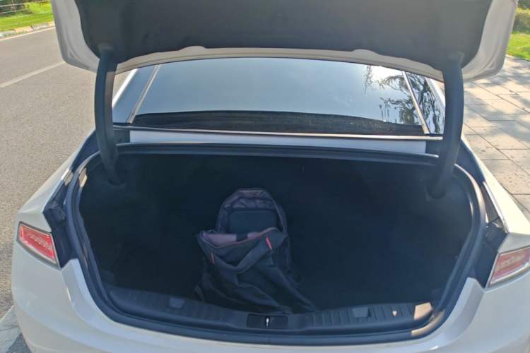 Used Lincoln MKZ 2017 2.0T Luxury Edition Trunk