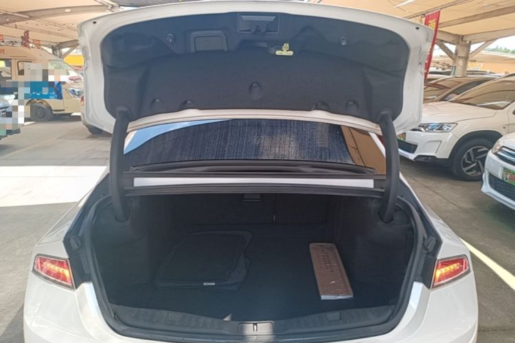 Used Lincoln MKZ 2017 2.0T Luxury Edition Trunk