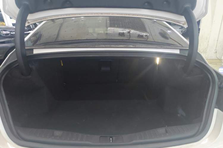 Used Lincoln MKZ 2017 2.0T Luxury Edition Trunk