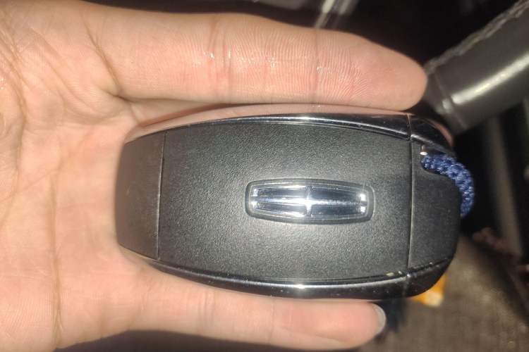 Used Lincoln MKZ 2017 2.0T Luxury Edition Vehicle Key
