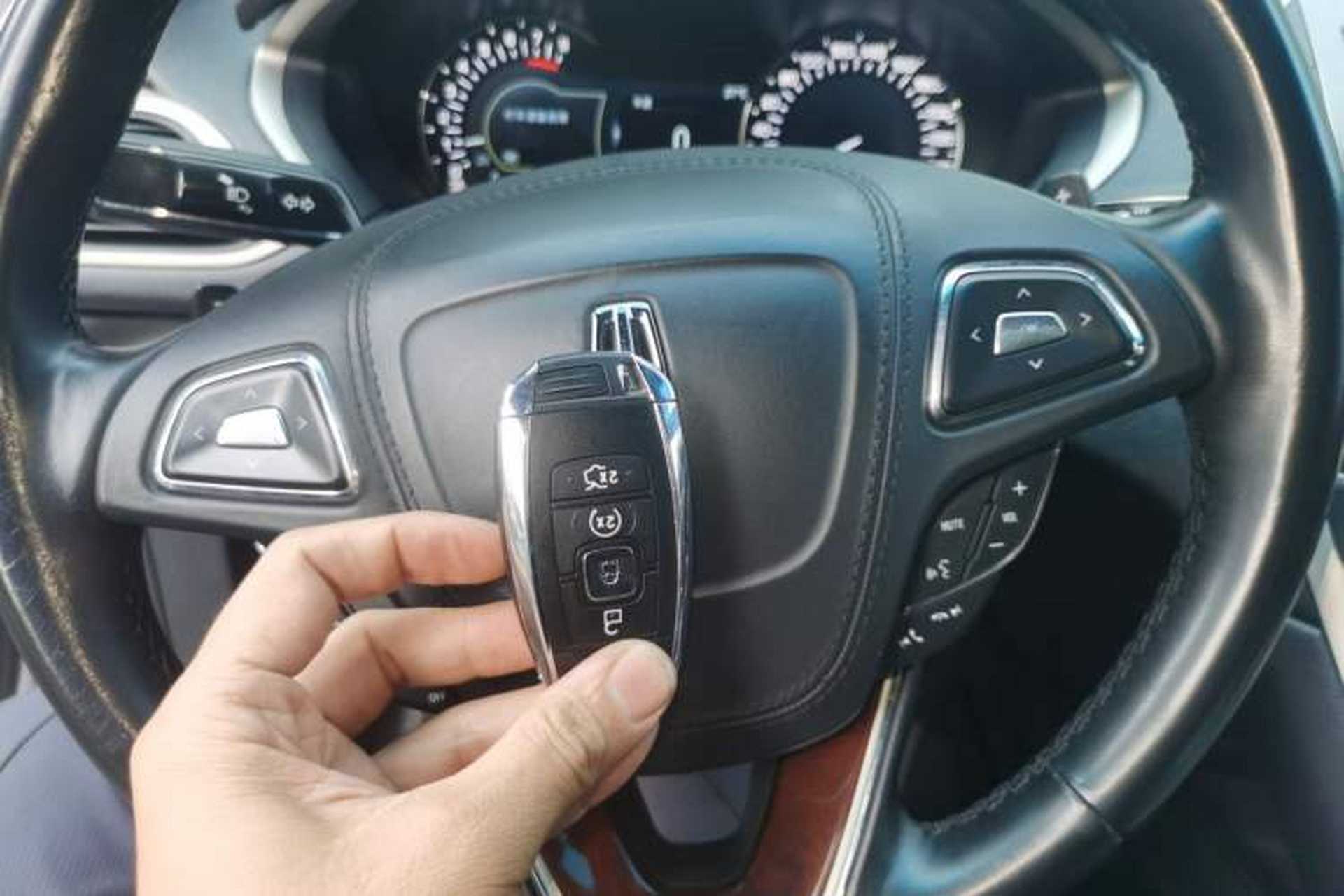 Used Lincoln MKZ 2017 2.0T Luxury Edition Vehicle Key