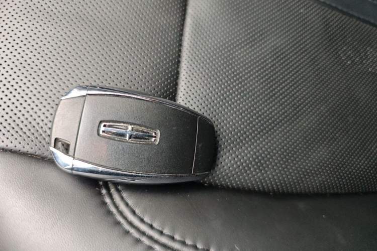 Used Lincoln MKZ 2017 2.0T Luxury Edition Vehicle Key