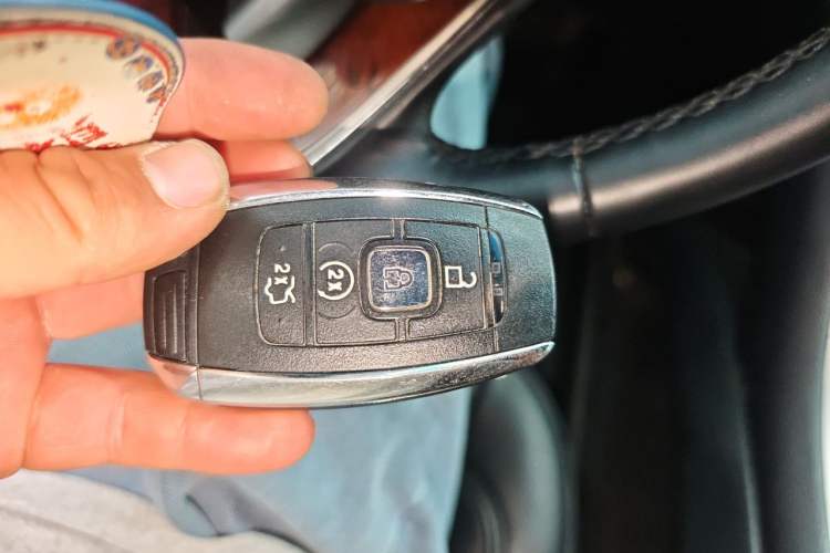 Used Lincoln MKZ 2017 2.0T Luxury Edition Vehicle Key