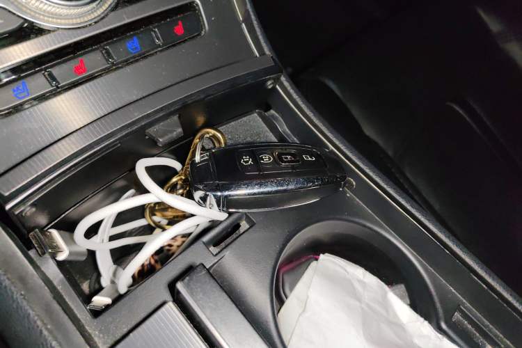 Used Lincoln MKZ 2017 2.0T Luxury Edition Vehicle Key