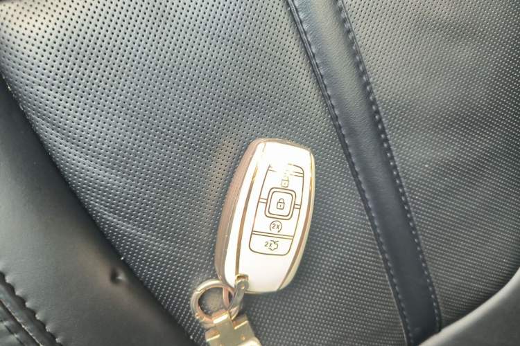 Used Lincoln MKZ 2017 2.0T Luxury Edition Vehicle Key