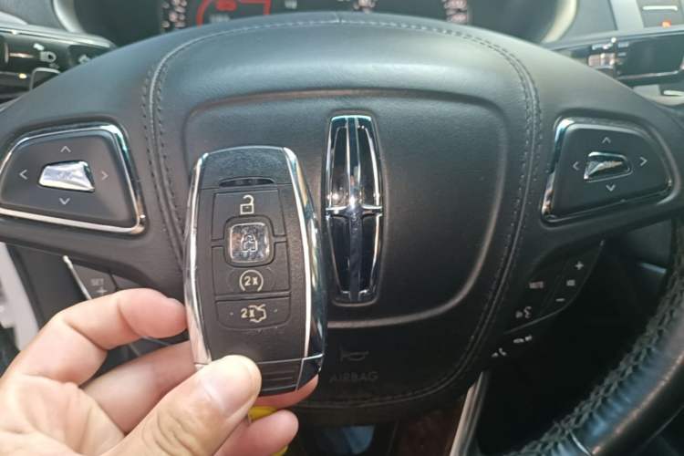 Used Lincoln MKZ 2017 2.0T Luxury Edition Vehicle Key