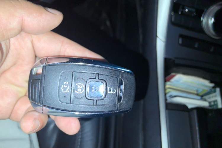 Used Lincoln MKZ 2017 2.0T Luxury Edition Vehicle Key