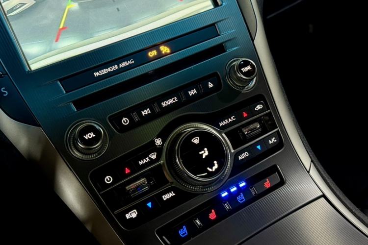 Used Lincoln MKZ 2017 2.0T Luxury Edition Audio And AC Panel