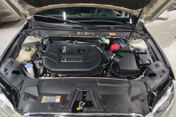Used Lincoln MKZ 2017 2.0T Luxury Edition Engine Bay