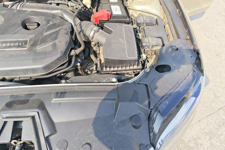 Used Lincoln MKZ 2017 2.0T Luxury Edition Engine Bay Left
