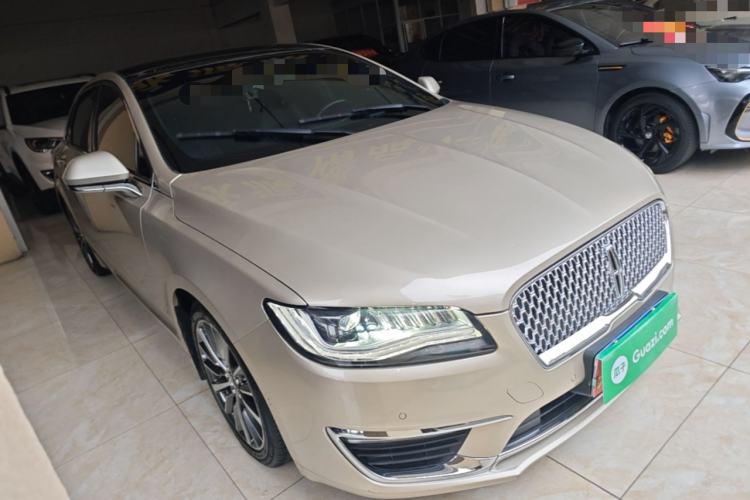Used Lincoln MKZ 2017 2.0T Luxury Edition Front Right 45 Deg