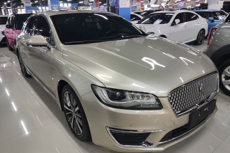 Used Lincoln MKZ 2017 2.0T Luxury Edition Front Right 45 Deg