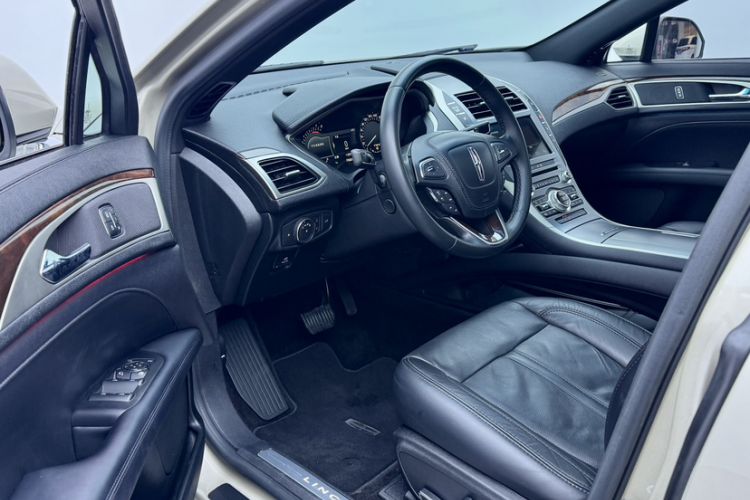Used Lincoln MKZ 2017 2.0T Luxury Edition Interior 1