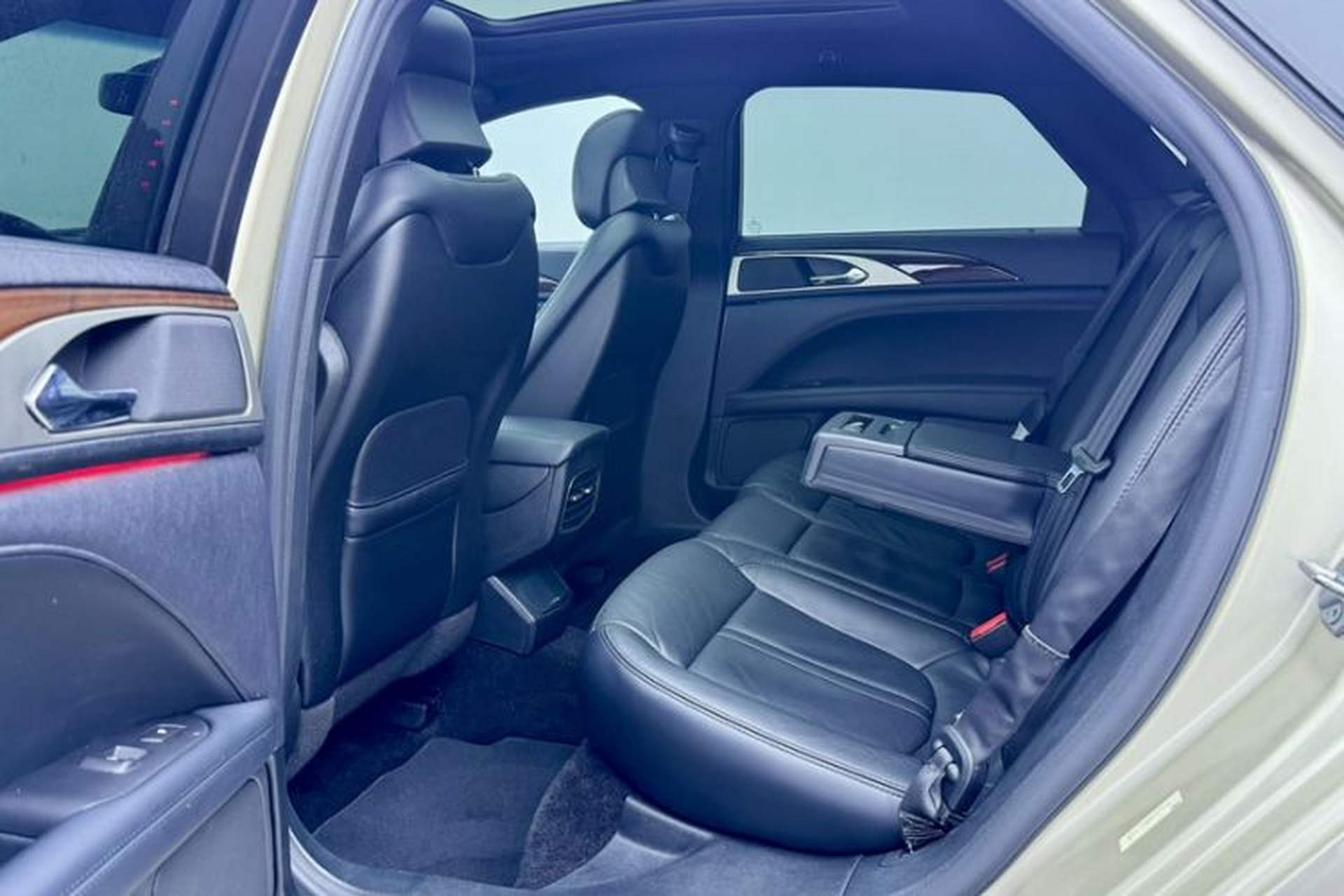 Used Lincoln MKZ 2017 2.0T Luxury Edition Interior 2
