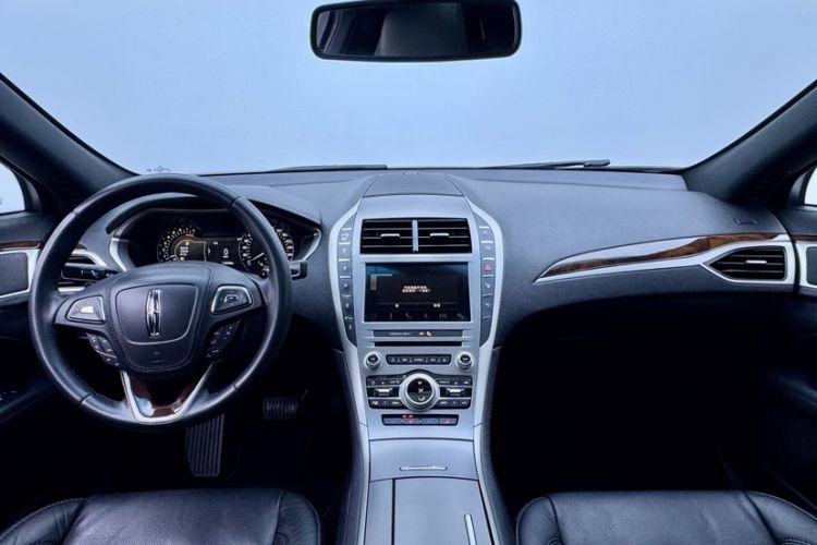 Used Lincoln MKZ 2017 2.0T Luxury Edition Interior 3