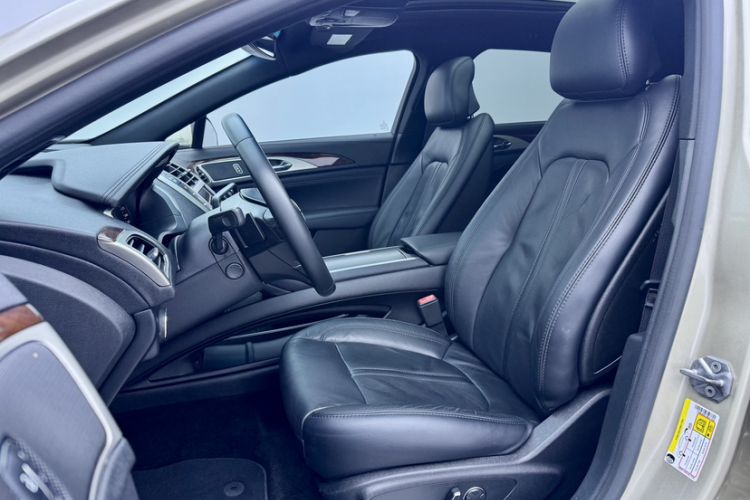 Used Lincoln MKZ 2017 2.0T Luxury Edition Left Front Seat