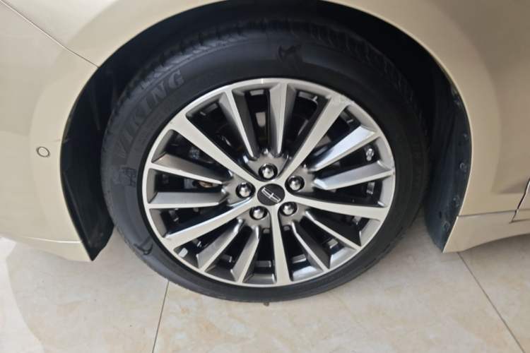 Used Lincoln MKZ 2017 2.0T Luxury Edition Left Front Wheel Hub