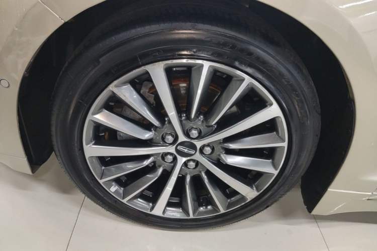 Used Lincoln MKZ 2017 2.0T Luxury Edition Left Front Wheel Hub