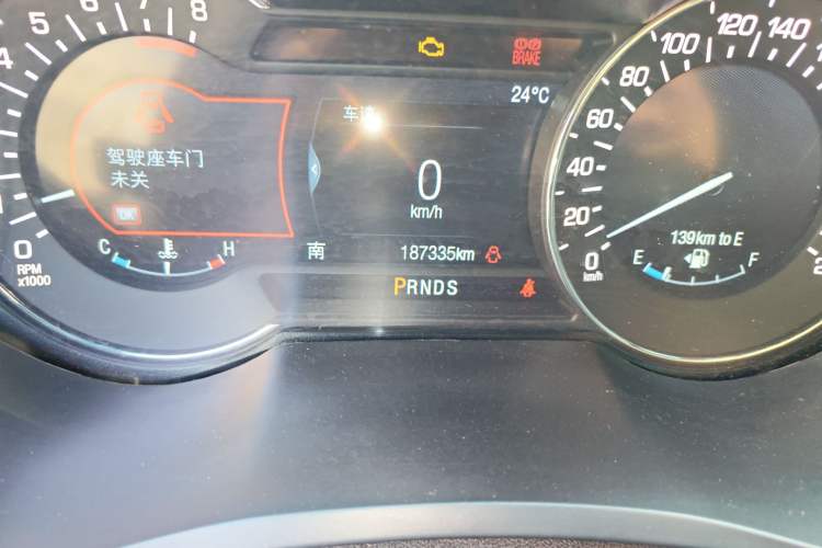 Used Lincoln MKZ 2017 2.0T Luxury Edition Odometer Close Up