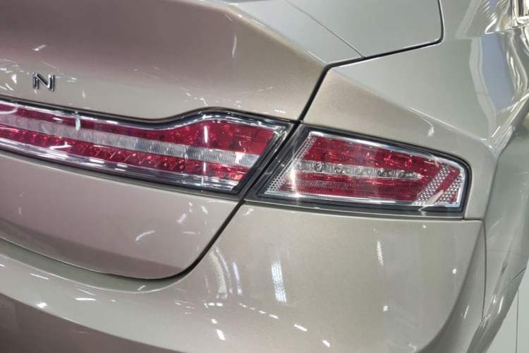Used Lincoln MKZ 2017 2.0T Luxury Edition Right Rear Taillight
