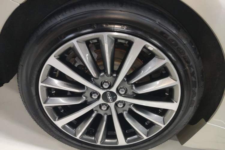 Used Lincoln MKZ 2017 2.0T Luxury Edition Right Rear Wheel Hub