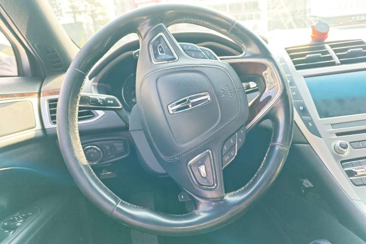 Used Lincoln MKZ 2017 2.0T Luxury Edition Steering Wheel