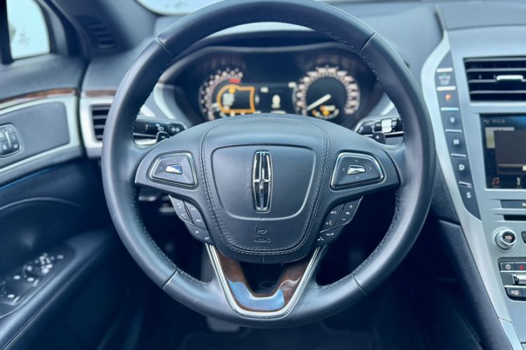 Used Lincoln MKZ 2017 2.0T Luxury Edition Steering Wheel