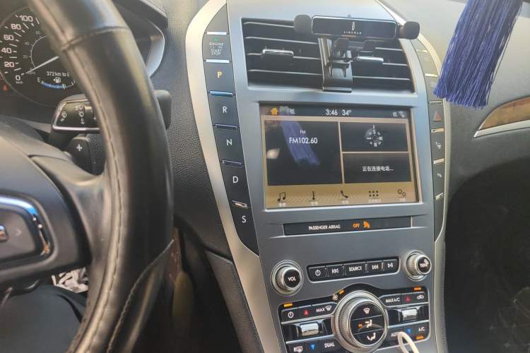 Used Lincoln MKZ 2018 2.0T Luxury Edition Audio And AC Panel