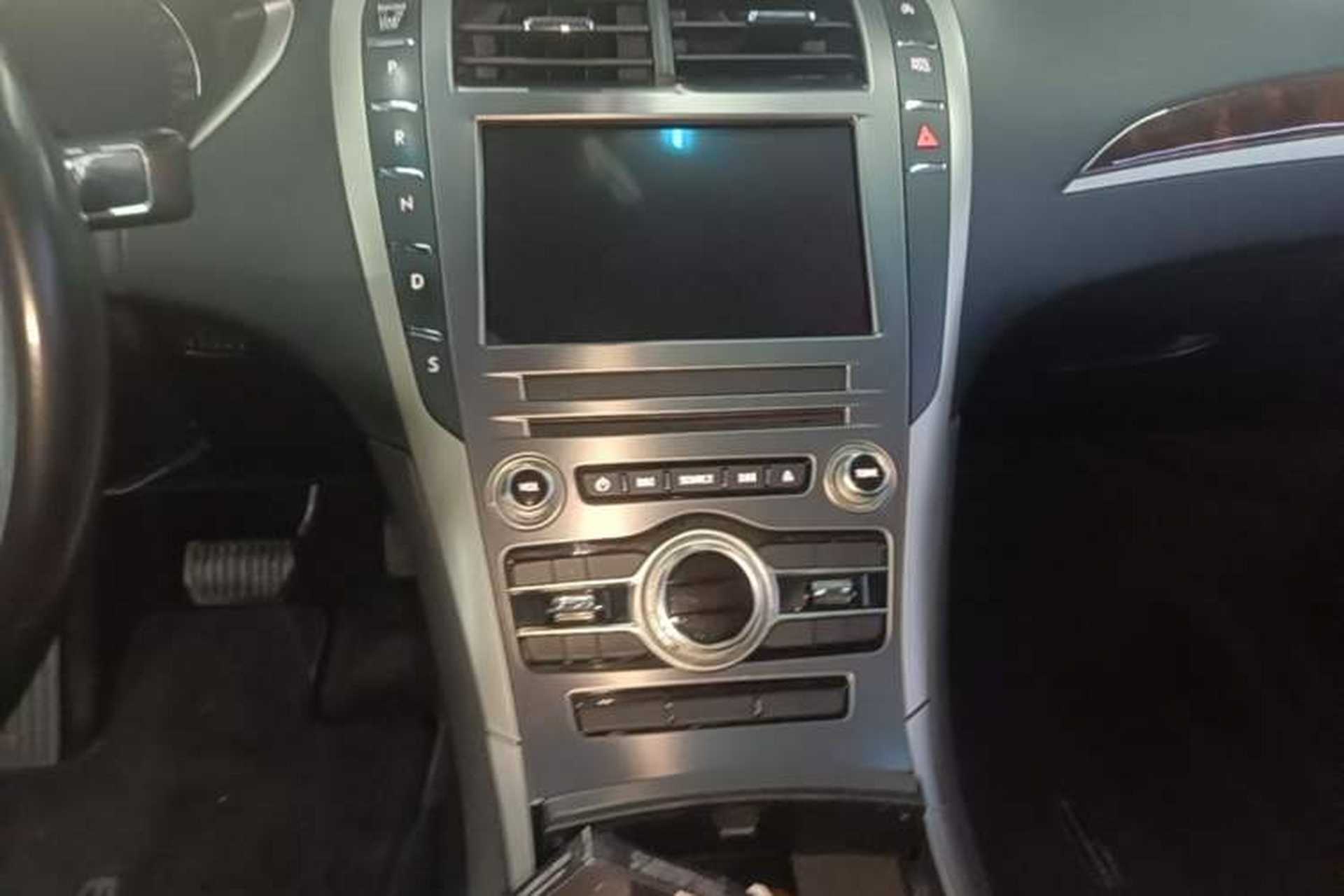 Used Lincoln MKZ 2018 2.0T Premium Edition Audio And AC Panel