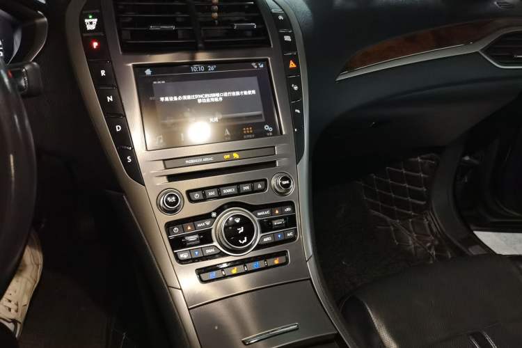 Used Lincoln MKZ 2018 2.0T Luxury Edition Audio And AC Panel