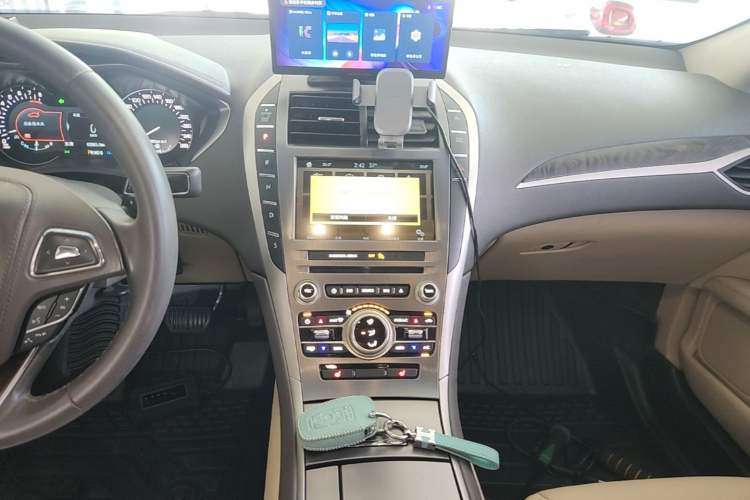 Used Lincoln MKZ 2018 2.0T Premium Edition Audio And AC Panel