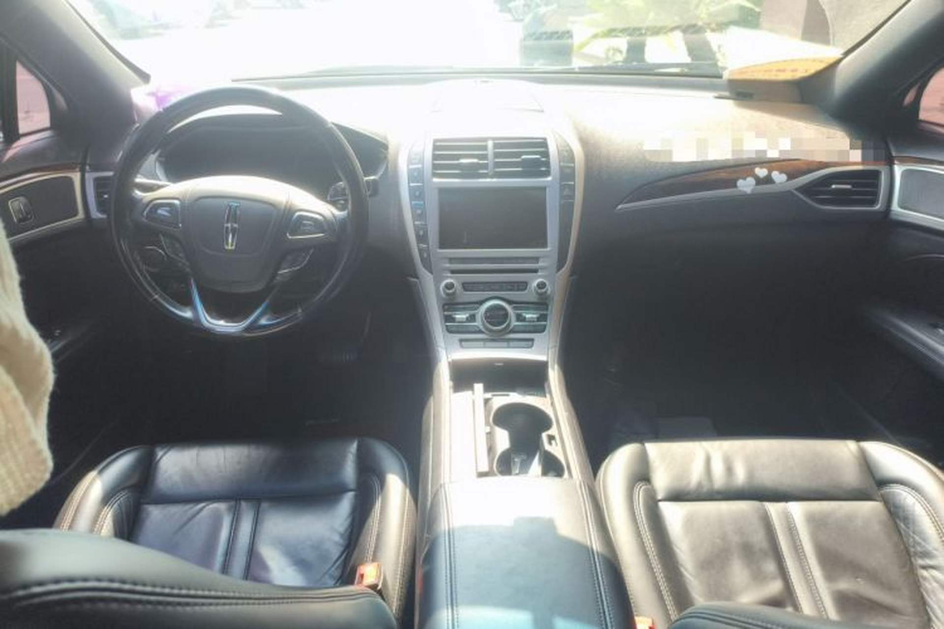 Used Lincoln MKZ 2018 2.0T Premium Edition Center Console