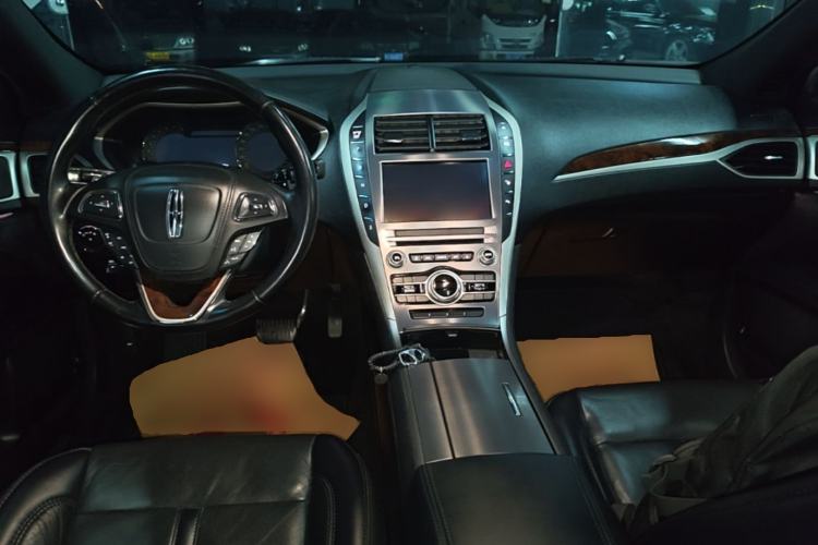 Used Lincoln MKZ 2018 2.0T Luxury Edition Center Console