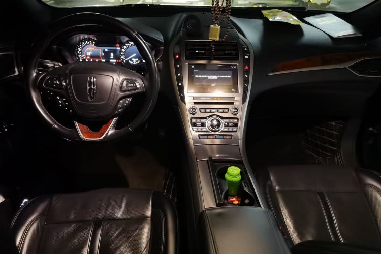 Used Lincoln MKZ 2018 2.0T Luxury Edition Center Console