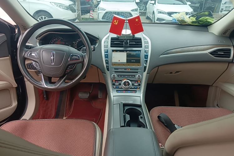 Used Lincoln MKZ 2018 2.0T Luxury Edition Center Console