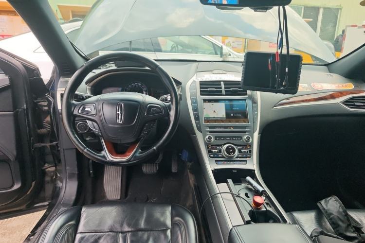 Used Lincoln MKZ 2018 2.0T Prestige Edition Center Console