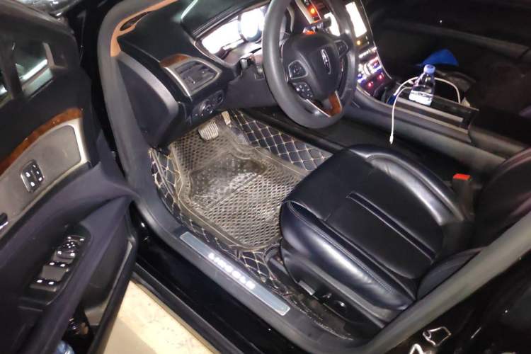 Used Lincoln MKZ 2018 2.0T Premium Edition Driver Seat