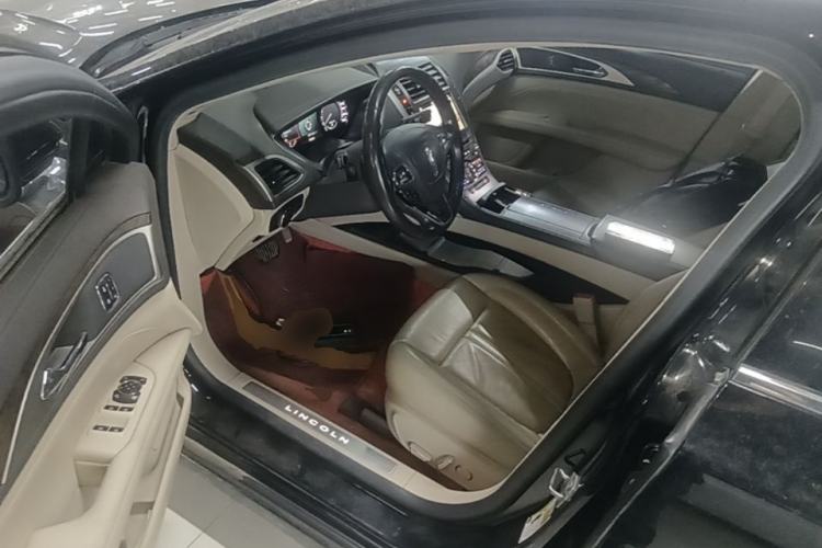 Used Lincoln MKZ 2018 2.0T Premium Edition Driver Seat