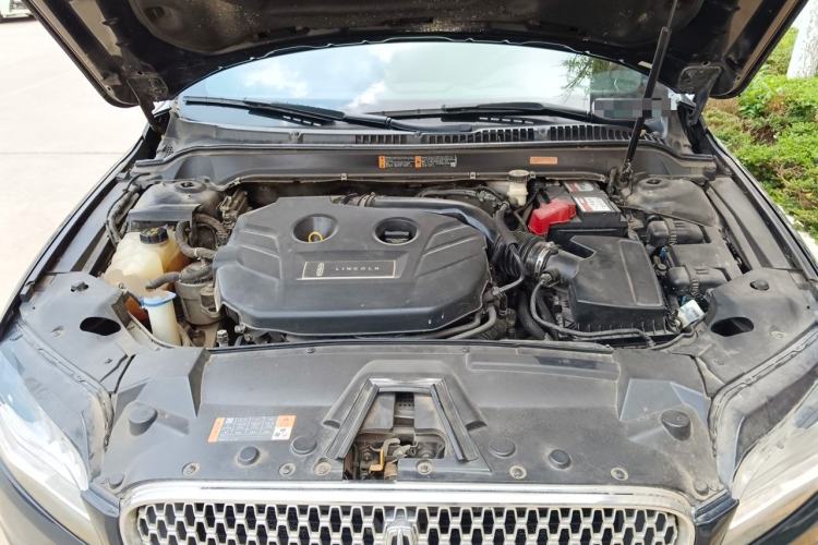 Used Lincoln MKZ 2018 2.0T Luxury Edition Engine Bay